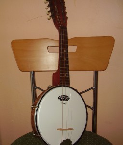 uku-banjo.jpg